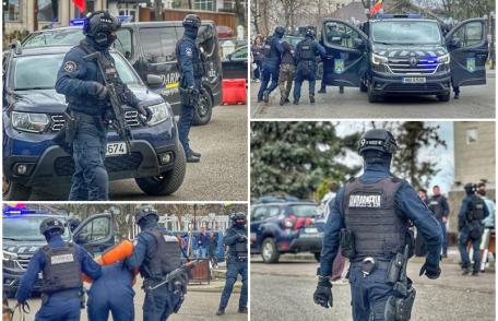 Exerciții demonstrative ale jandarmilor prezentate liceenilor din Dorohoi