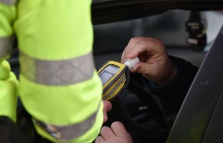 L-au prins mangă la volan: Botoșănean de 46 de ani, dus direct în arest