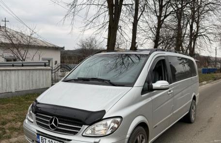 Bărbat cu permisul anulat, scos cu forța din mașină de polițiști