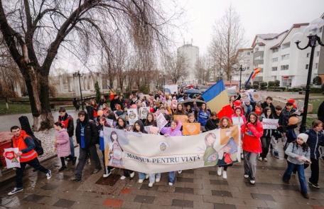 Solidaritate în ploaie la Marșul pentru Viață din Dorohoi