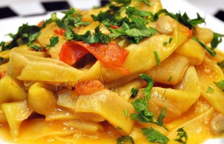 Fasole galbenă cu sos