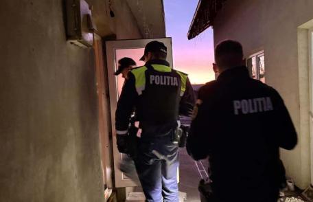 14 mandate de percheziție domiciliară puse în aplicare de polițiști. Două persoane reținute - FOTO