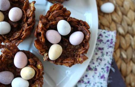 Cuiburi de paște tip trandafiri