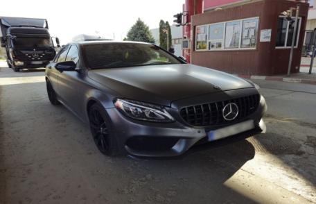 Autoturism de 100.000 de lei, căutat în vederea confiscării, oprit de polițiștii de frontieră din drumul spre R. Moldova