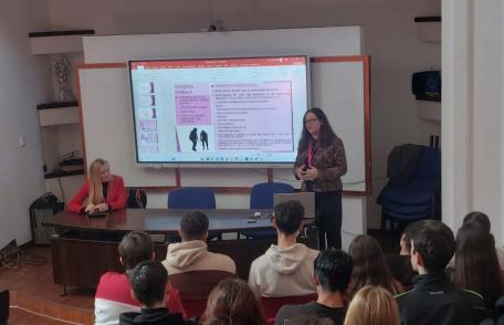 Activitate despre drepturile copiilor victime ale violenței organizată la Colegiul Național „Grigore Ghica” Dorohoi