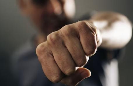 Intervenție a jandarmilor după un apel telefonic care sesiza o altercație fizică între trei bărbați la Botoșani