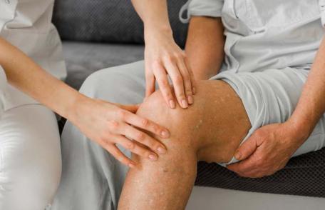 Remedii naturale pentru durerile de genunchi: Recâștigă mobilitatea fără medicamente
