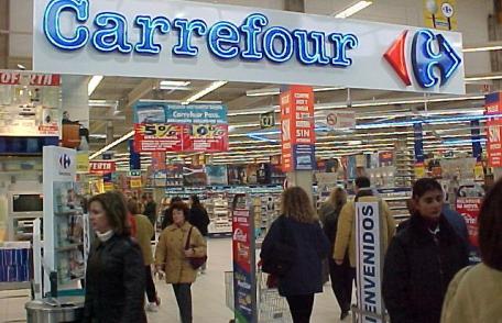 Carrefour: De Sărbatori, mai multe cadouri și surprize la cumpărăturile prin cardul Carrefour MasterCard!