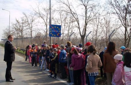 „Şcoala Altfel” la sediile structurilor subordonate Inspectoratului Teritorial al Poliţiei de Frontieră Iaşi