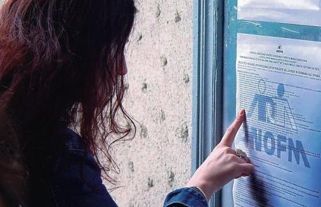 AJOFM: Sute de dorohoieni în căutarea unui loc de muncă