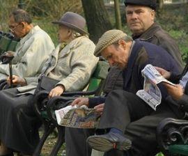 Mii de pensionari au pornit războiul cu statul