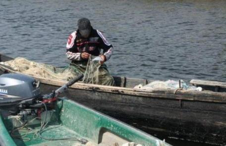 Dosare penale pentru pescuit în prohibiţie