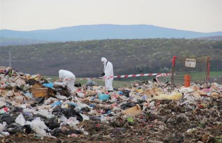 Șocant! Bebeluş găsit la groapa de gunoi