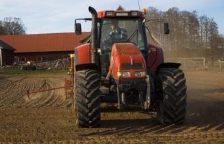 Taxa pentru utilajele agricole înregistrate va fi eliminată!