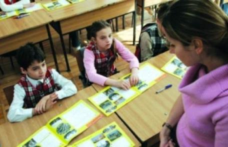 Dosarele candidaţilor la gradaţiile de merit intră în evaluare