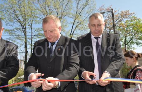Dorohoi [VIDEO/FOTO]: Astăzi s-a inaugurat staţia mobilă pentru eliberarea paşapoartelor