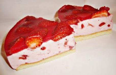 Tartă cu cremă de iaurt și căpșuni