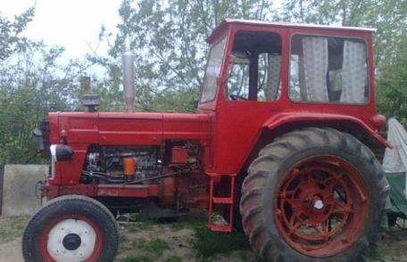 Autoturism avariat de un tractorist neatent