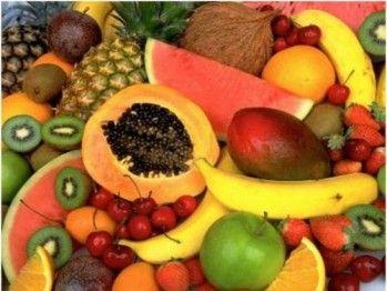 Legumele şi fructele zemoase hidratează organismul de două ori mai eficient decât apa