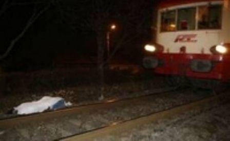 Incredibil! S-a aruncat în faţa trenului personal Dorohoi – Iaşi pentru că a fost părăsit de iubită