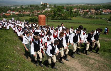 Tradiţii de Rusalii. Ce puteţi păţi dacă nu respectaţi această sărbătoare
