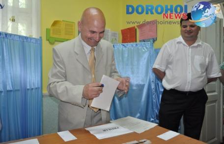 Ioan Muha a votat alături de soţie, la Grădiniţa nr.4