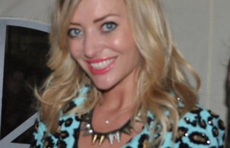 Delia și-a închiriat un elicopter pentru a face față solicitărilor dintr-o singură zi