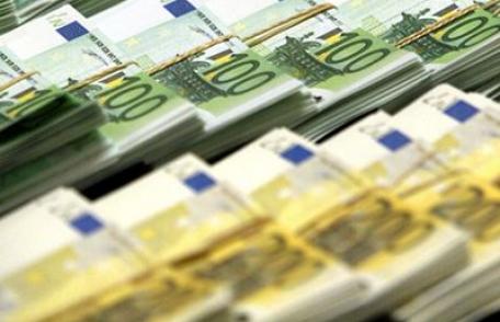 A utilizat aparate electronice cu softuri pirat şi a creat un prejudiciu de 100.000 de euro