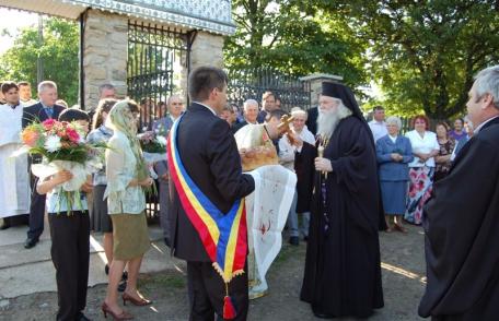A fost sfinţit Complexul Parohial Sf. M. MC. Gheorghe Ibăneşti
