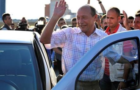 Sloganul PDL pentru referendumul din 29 iulie: „Vara asta se poartă alb!”