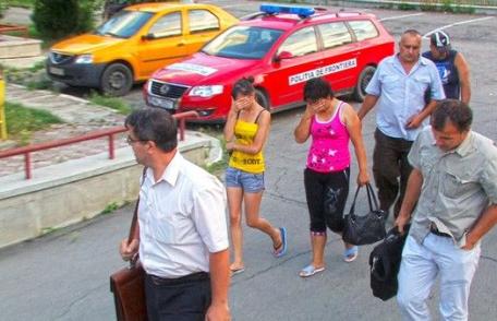 Femeie reținută după ce a încercat să mituiască un lucrător vamal