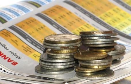 Fermierii pot lua credite pentru producţie de la 11 bănci