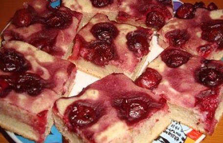 Plăcintă cu vișine