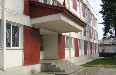 Donaţie de carte: O sută de volume donate Seminarului Teologic din Dorohoi