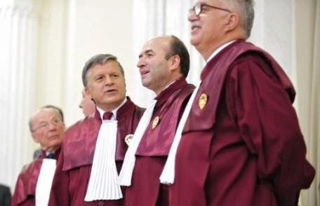 Decizia CCR cu privire la referendum: „S-ar putea ajunge la arbitrajul Comisiei de la Veneţia”