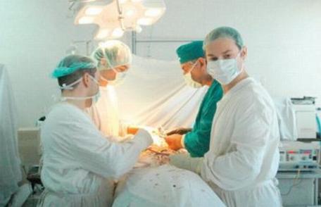 Șocant: Un medic italian a refuzat să facă transplantul către un român „Inima trebuie să ajungă la un italian!”