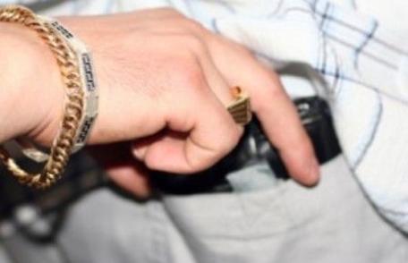 Hoţ de buzunare surprins în flagrant de poliţiştii botoşăneni