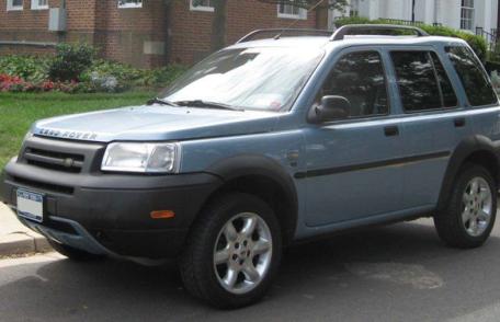 Land Rover Freelander cu documente falsificate descoperit la Darabani