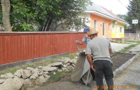 Întreținerea drumurilor comunale în Ibănești o prioritate pentru administrația locală