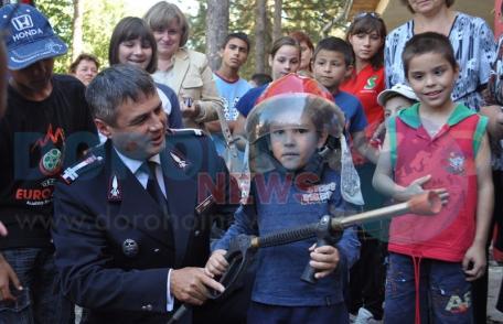 Pompierii dorohoieni şi-au deschis porţile de Ziua Pompierilor din România – VIDEO/FOTO