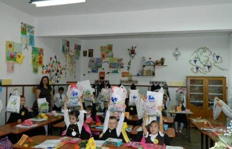 CARREFOUR ureaza tuturor elevilor de clasa I „Bun venit la scoala!”