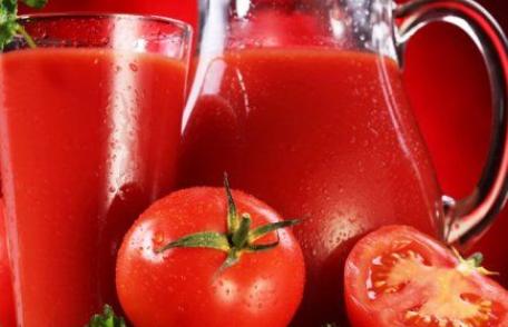 Suc de roşii pentru eliminarea mai rapidă a alcoolului