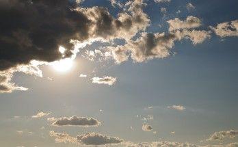 Luna octombrie se menţine caldă, dar apar ploile