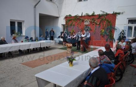 Ziua Internațională a Persoanelor Vârstnice sărbătorită la Căminul de bătrâni Dorohoi – VIDEO/FOTO