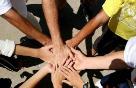 Asociaţia „AISET” derulează proiectul „Vă invităm să ne cunoaşteţi !”