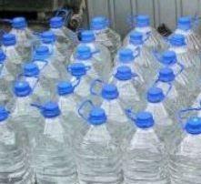 Peste 100 litri de alcool confiscate de politisti