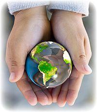 Copiii sinistraţi botoşăneni, sprijiniţi de francezi