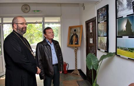 „Dorohoi: Cult şi cultură”: Expoziţie fotografică organizată la Seminarul Teologic „Sf. Ioan Iacob” din Dorohoi