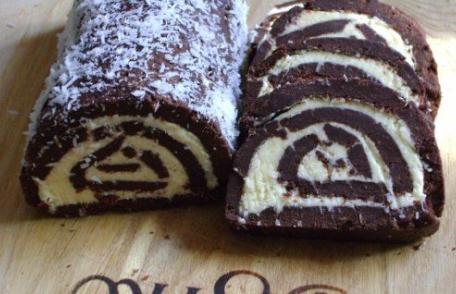 Ruladă de biscuiți cu cremă de cocos