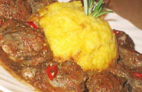 Ficăței de pui în sos de roșii